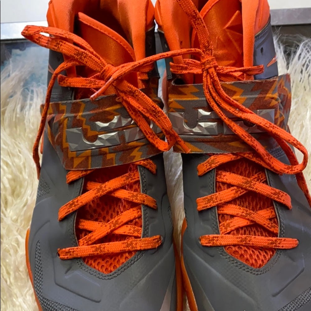 NIKE LEBRON SIZE 12